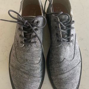 Men’s size 11 grey toms dress shoes